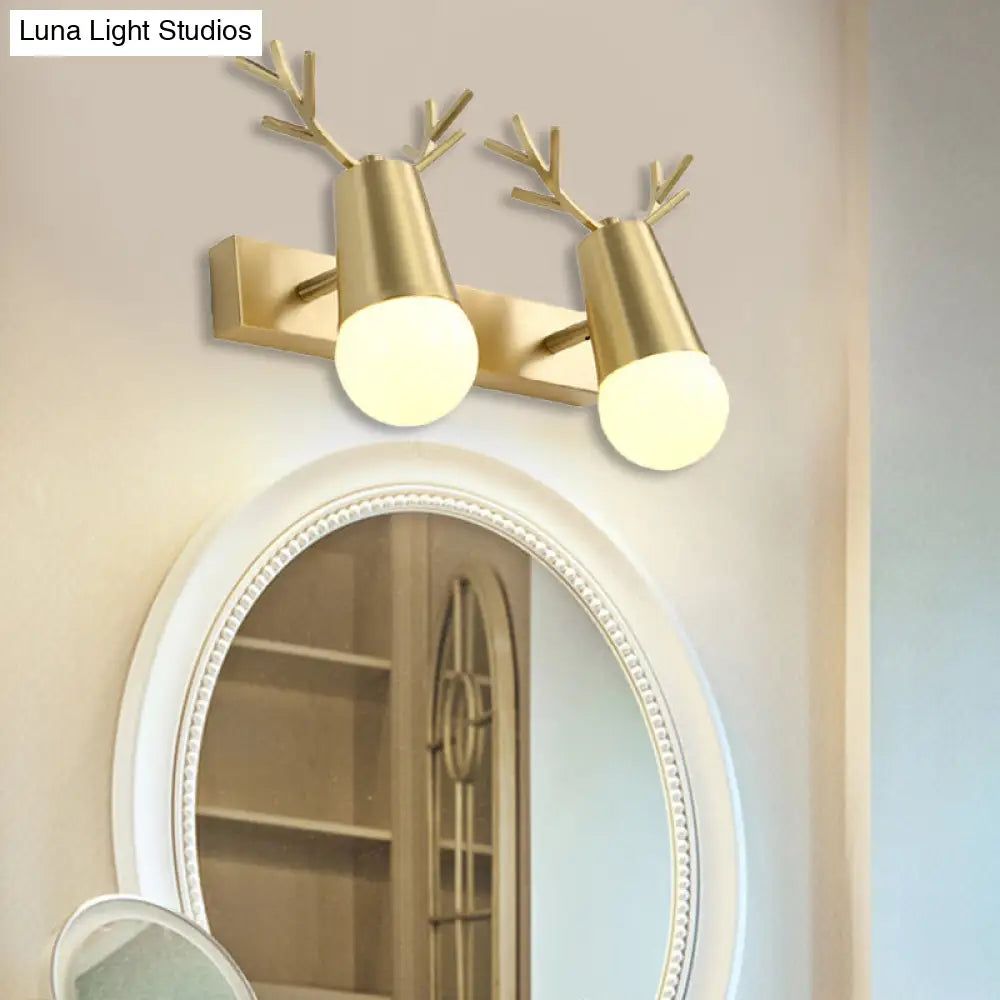 Globe Brass Wall Sconce Lighting For Traditional Bathroom Vanity - Metal 2/3-Head Design