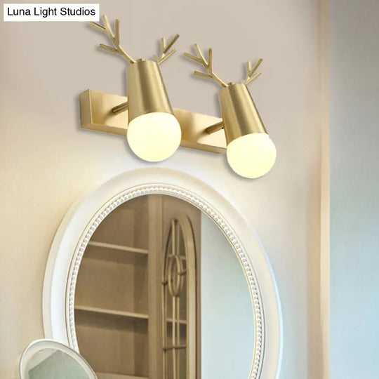 Globe Brass Wall Sconce Lighting For Traditional Bathroom Vanity - Metal 2/3-Head Design