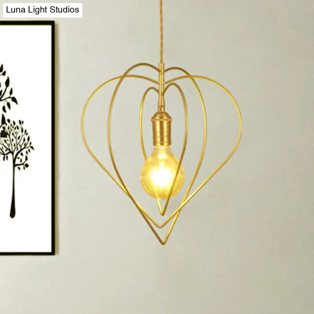 Loving Heart Pendant Light Romantic Gold Metal Lamp For Dining Room & Hotel