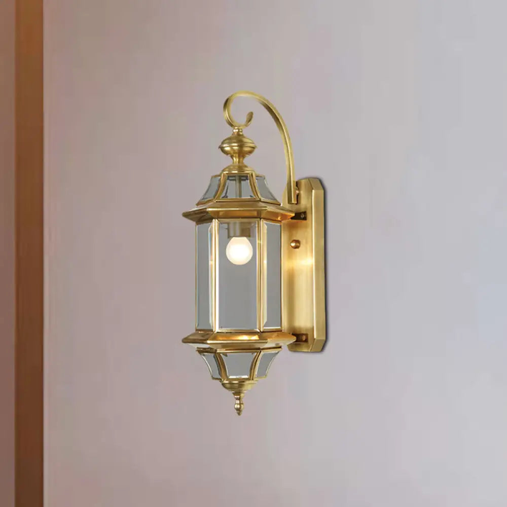 Gold Traditional Lantern Wall Light With Single Bulb - Metal Fixture