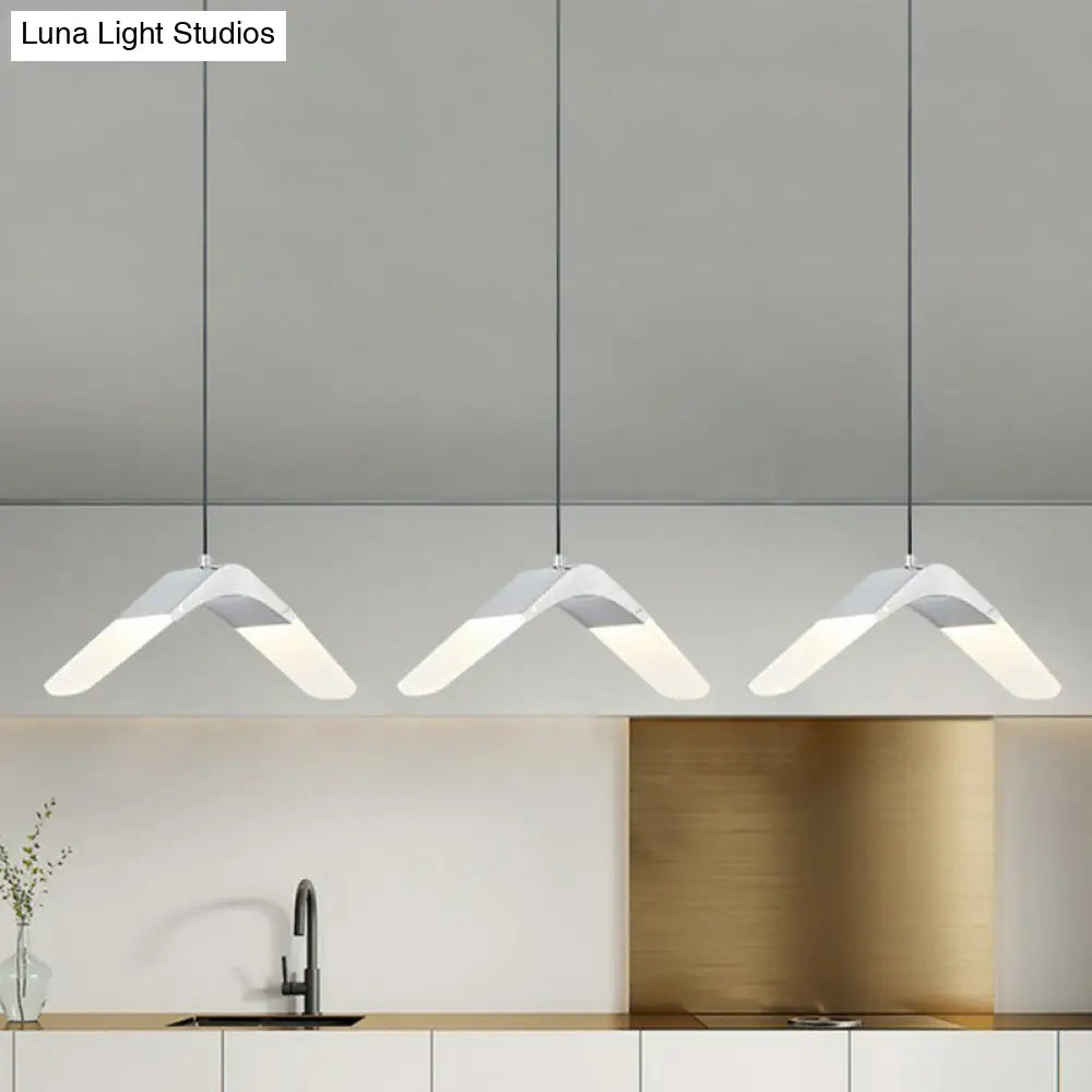 Gull-Shaped Cluster Pendant: Acrylic Decorative 3-Light Ceiling Light For Restaurants