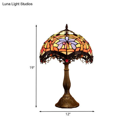 Hand-Cut Glass Tiffany Style Nightstand Lamp With Scalloped Design