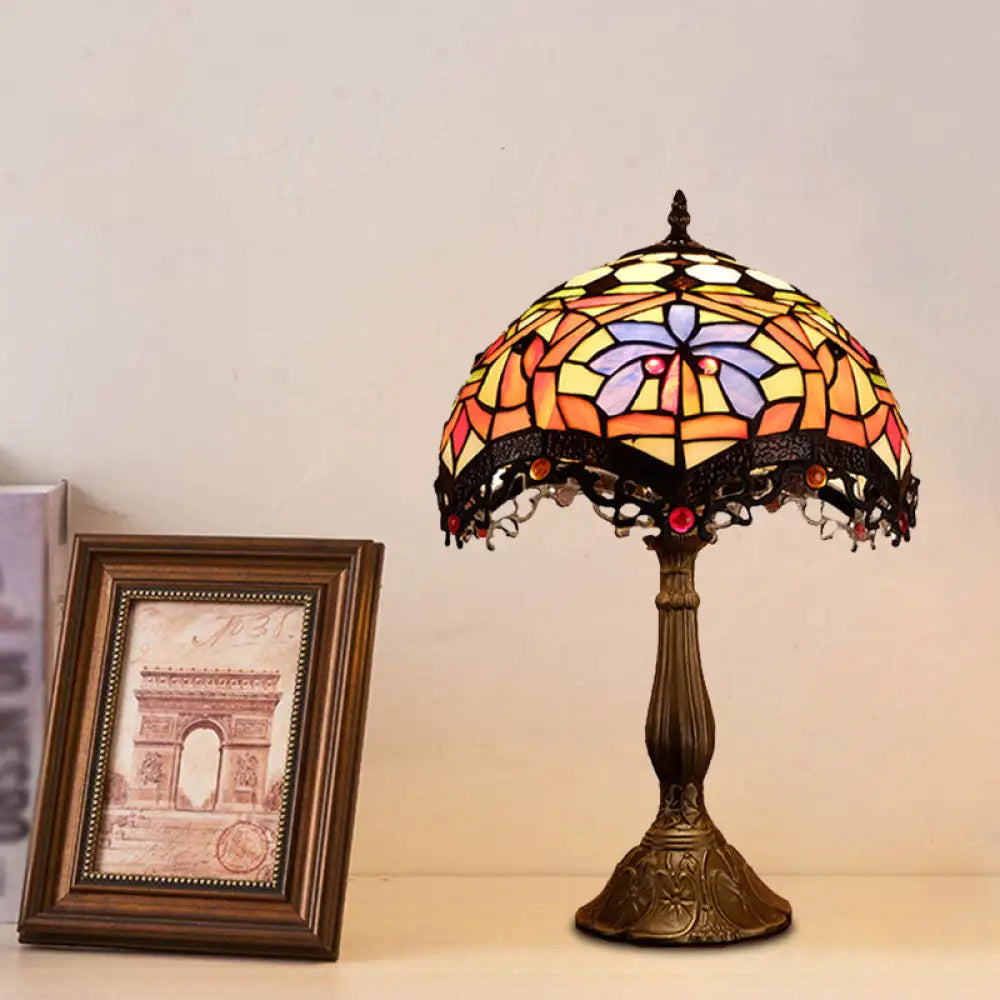 Hand-Cut Glass Tiffany Style Nightstand Lamp With Scalloped Design Bronze