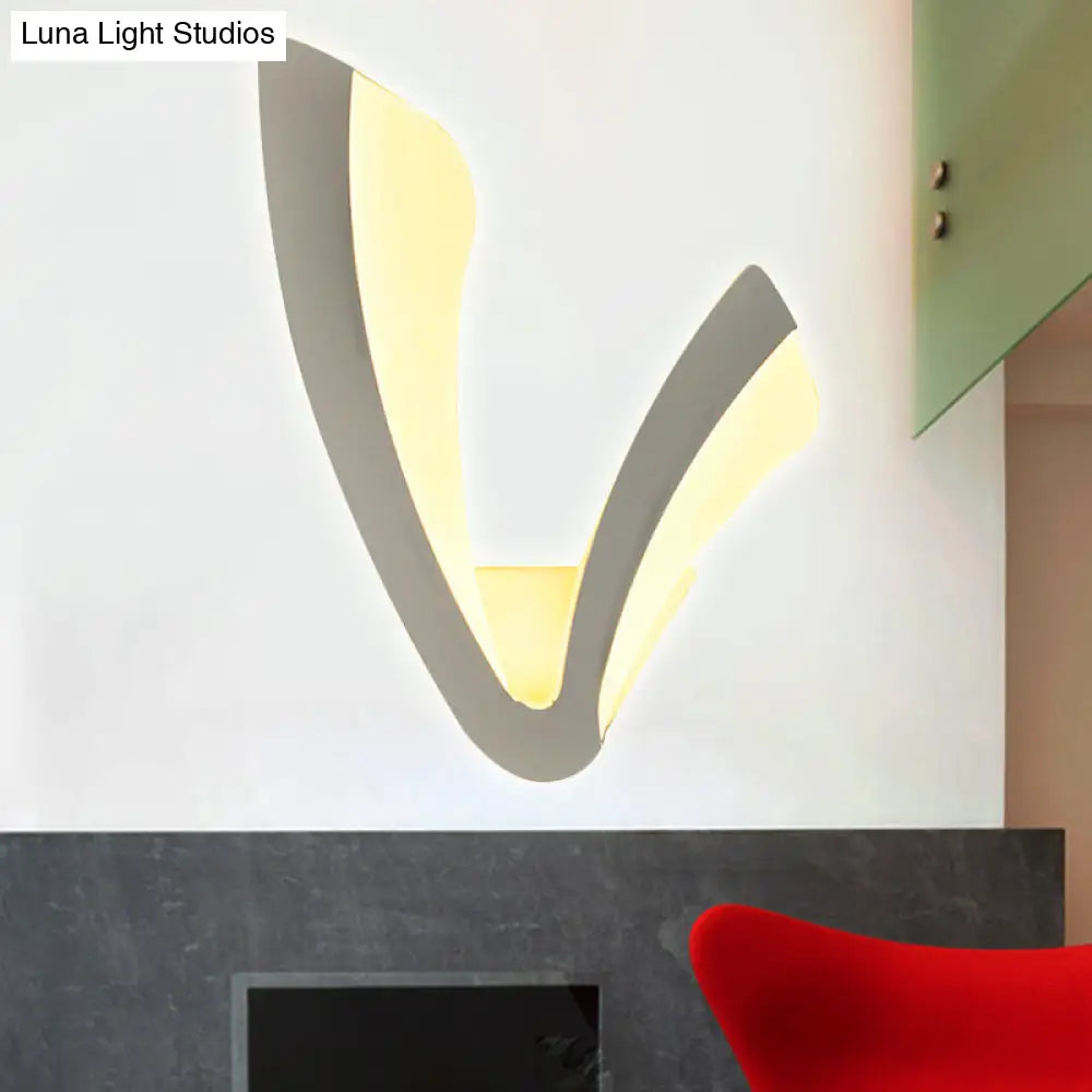 Horn-Shaped White Led Wall Sconce For Modern Living Rooms.