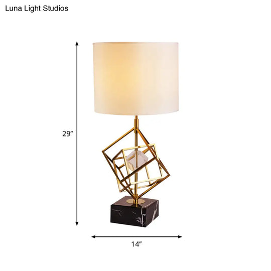 Interlocked Cube Table Lamp: Modern Metal 1-Light Night Light With Brass And Black Accents