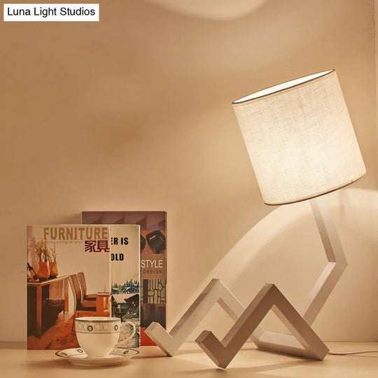 Iron Bot Table Light - Nordic Creative Nightstand Lamp With Bookshelf Function & Barrel Fabric Shade