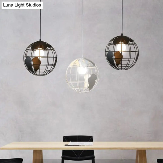 Iron Wireframe Globe Pendant Light - Industrial Ceiling Lamp With 1 Bulb For Restaurants