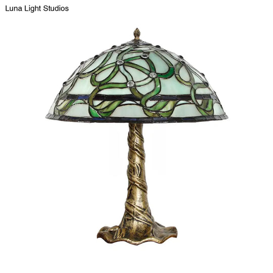 Isabelle - Stained Bowl Hand-Cut Glass Table Light Baroque 1 Bulb Brass Night Lamp With Pull Chains