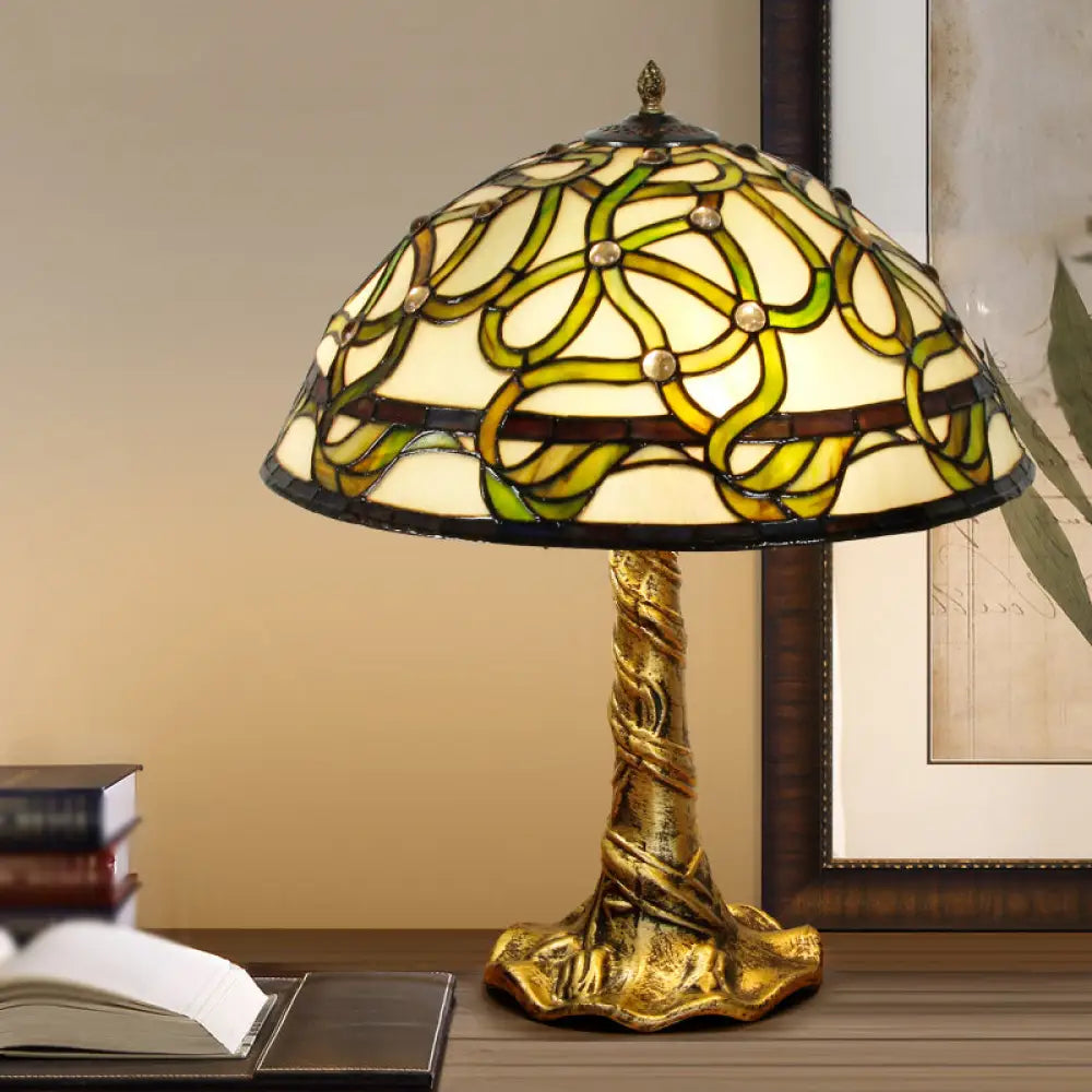 Isabelle - Stained Bowl Hand-Cut Glass Table Light Baroque 1 Bulb Brass Night Lamp With Pull Chains