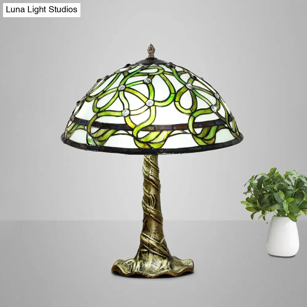 Isabelle - Stained Bowl Hand-Cut Glass Table Light Baroque 1 Bulb Brass Night Lamp With Pull Chains