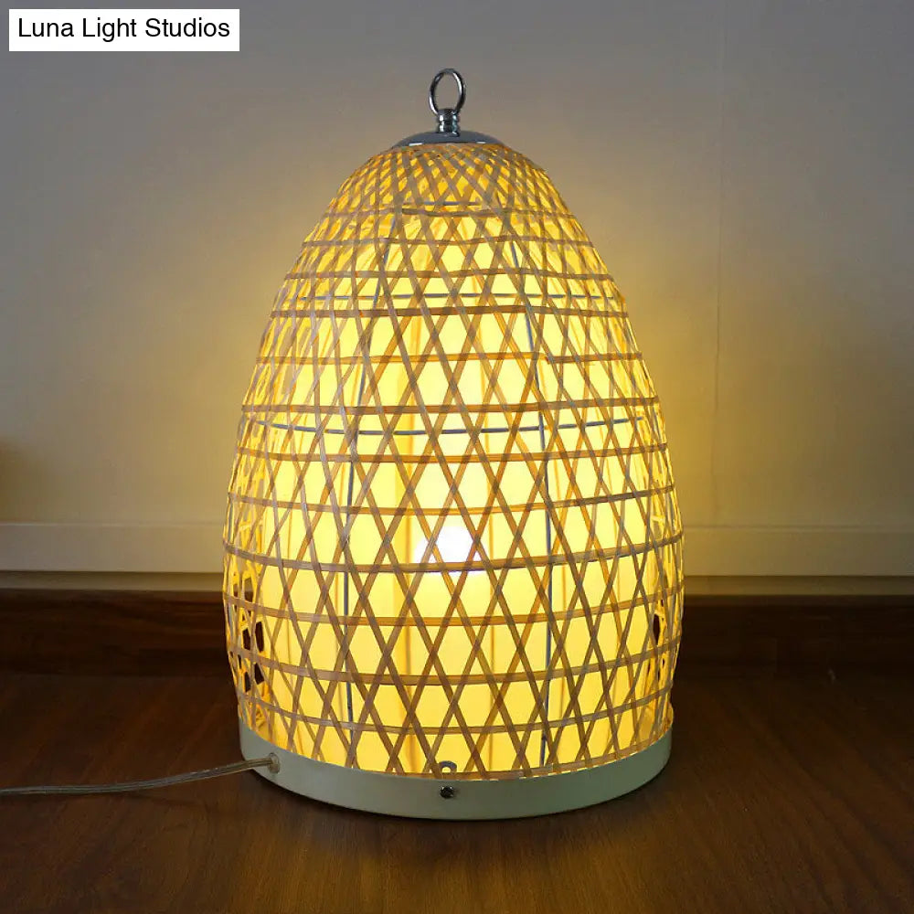 Japanese 1 Bulb Small Beige Hand-Woven Desk Lamp: Bamboo Shade