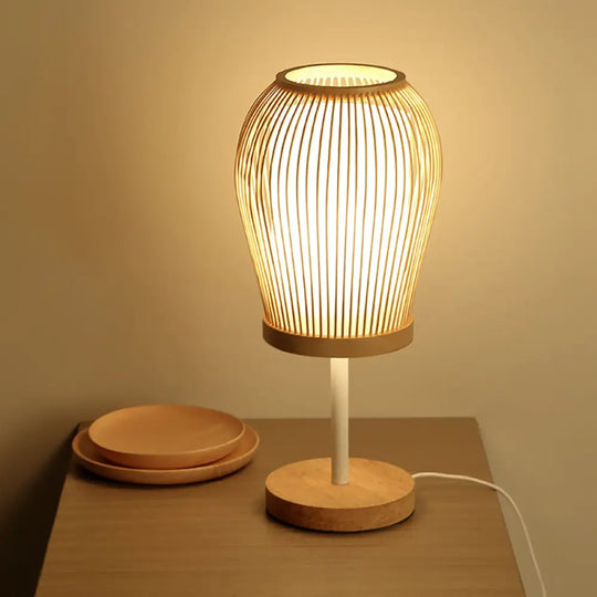 Japanese 1 Head Beige Curved Desk Lamp With Bamboo Shade For Bedside