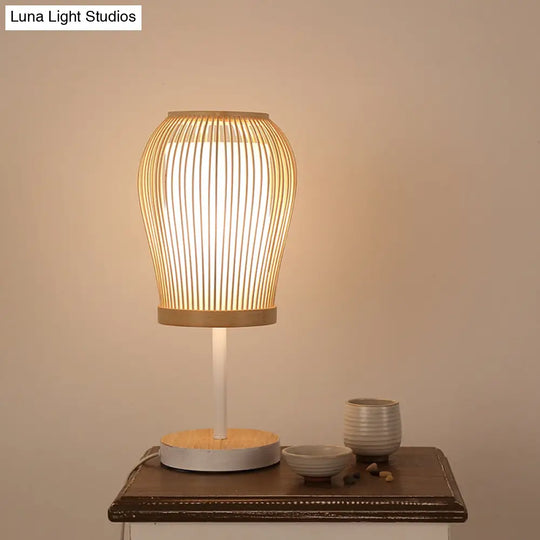 Japanese 1 Head Beige Curved Desk Lamp With Bamboo Shade For Bedside