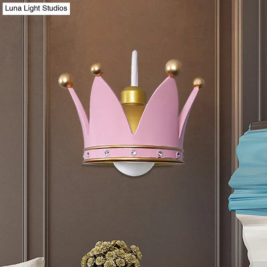 Kids Metal Wall Sconce: Crown Bedroom Light In Gold/Pink - 1-Bulb Mounted