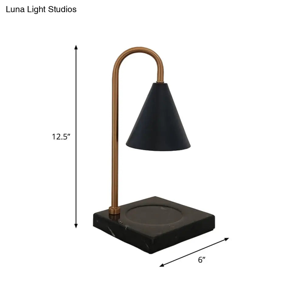 Léa - Mid-Century Cone Night Lamp: Sleek Metal Gooseneck Table Lighting With