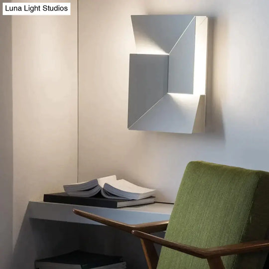 Leanne | Geometric Wall Lamp