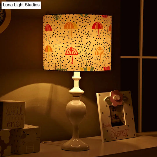 Licia - Resin Drum Desk Light: Contemporary White Nightstand Lamp With Fabric