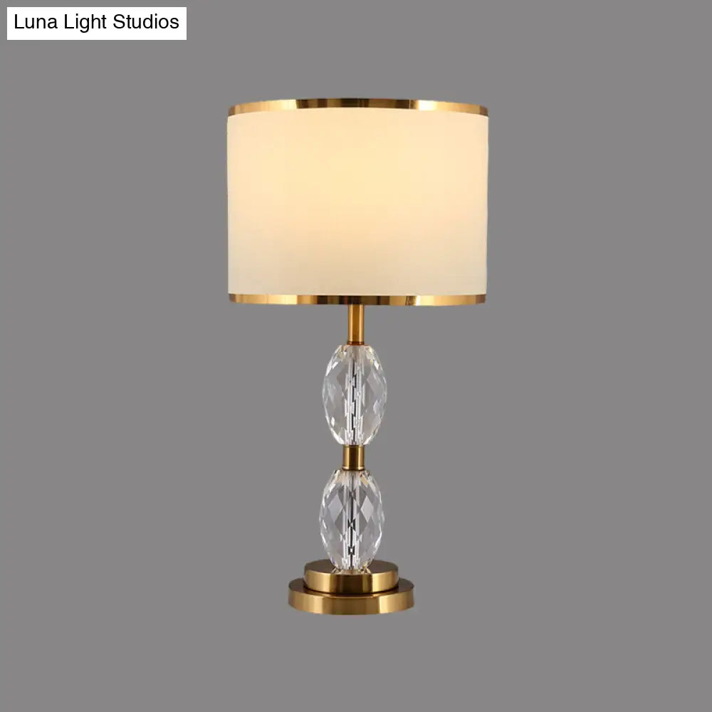 Magalie - Traditional Table Lamp