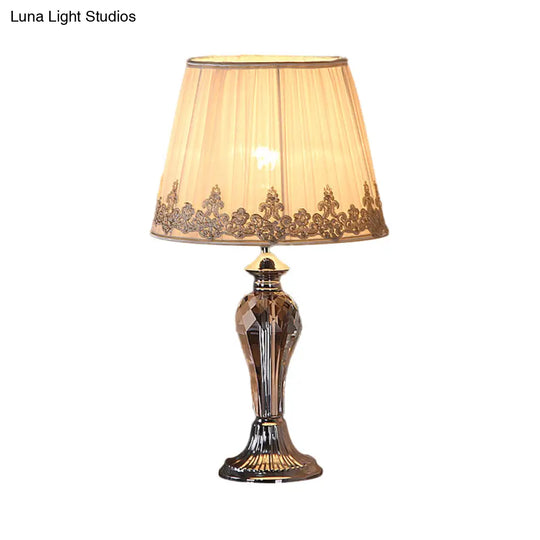 Menkab - Traditional Table Lamp