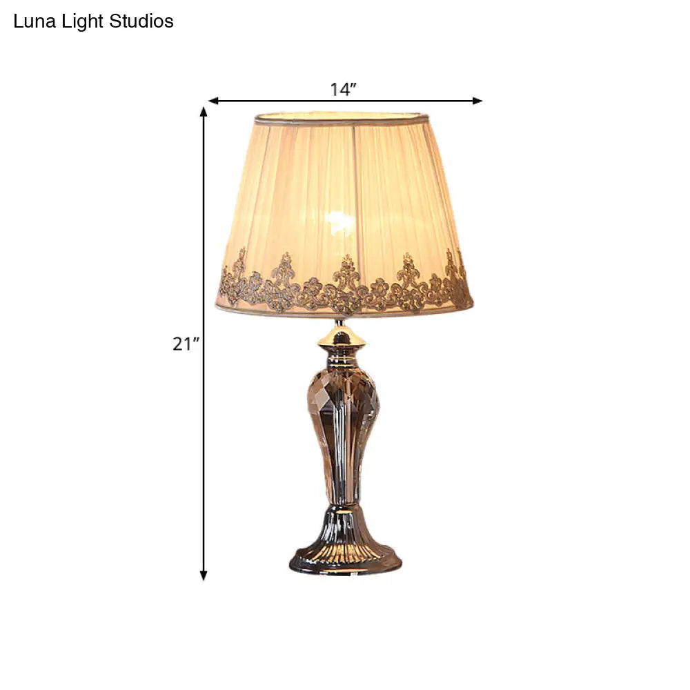 Menkab - Traditional Table Lamp