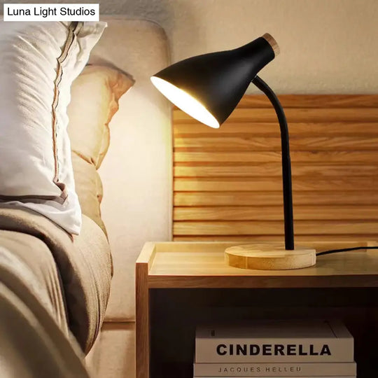 Metal Horn Reading Light With Nordic Design For Adult Bedroom