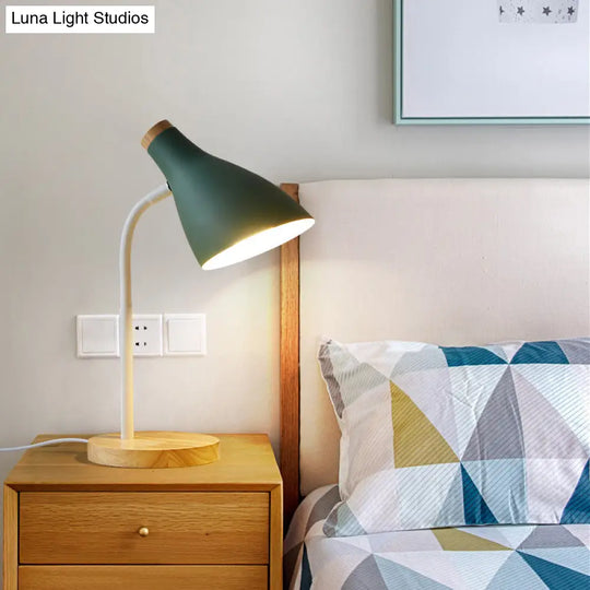 Metal Horn Reading Light With Nordic Design For Adult Bedroom