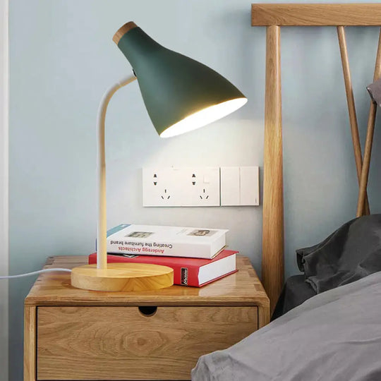 Metal Horn Reading Light With Nordic Design For Adult Bedroom Green