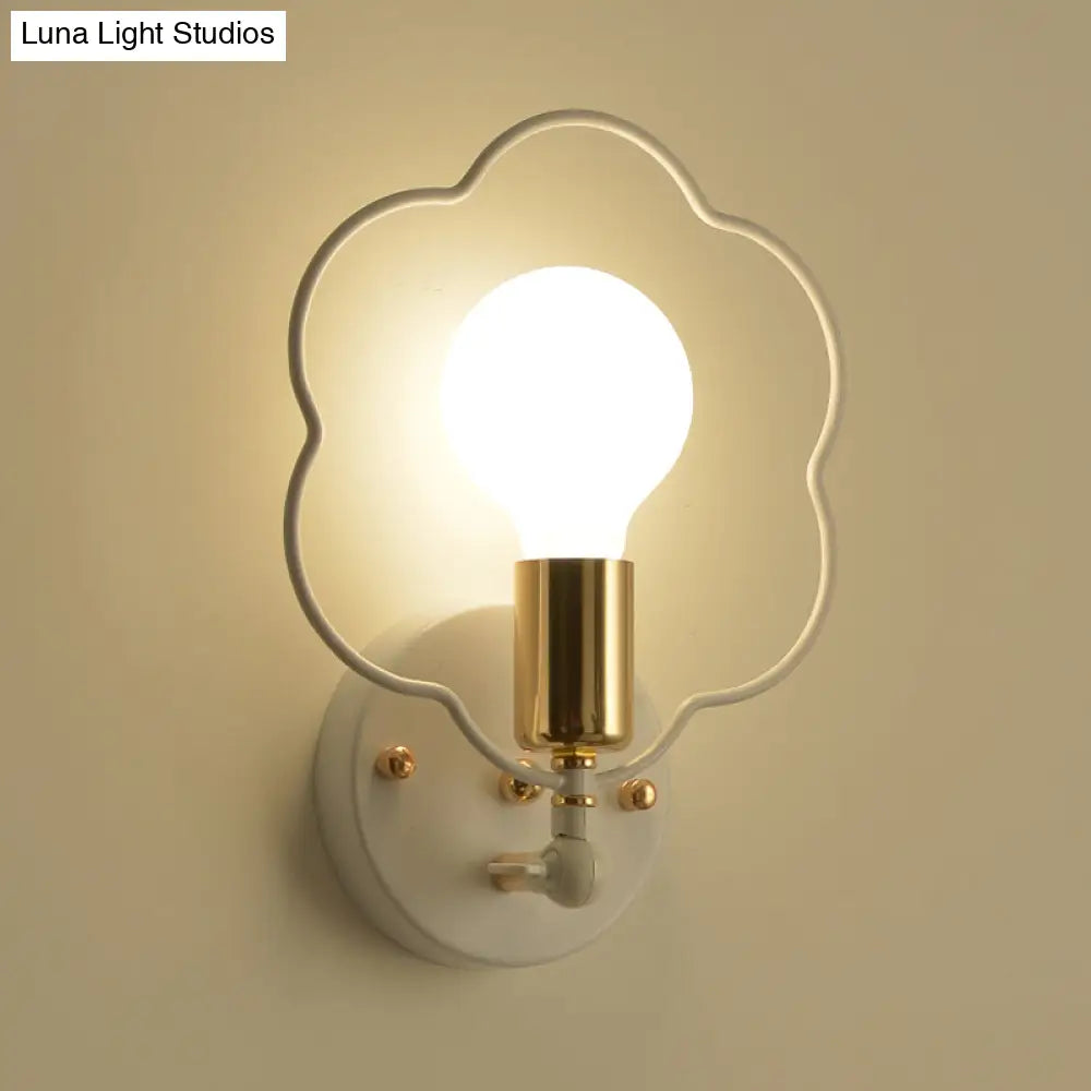 Metal Wall Lamp - Simple Style And 1 Light Mounted In White For Study Room Star Flower Or Loving