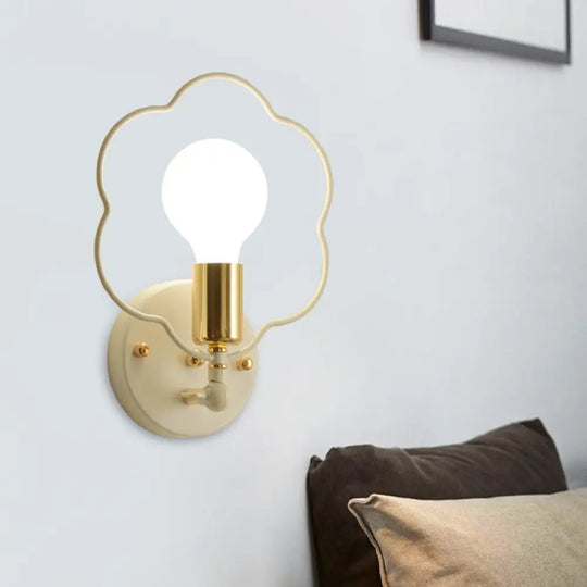 Metal Wall Lamp - Simple Style And 1 Light Mounted In White For Study Room Star Flower Or Loving