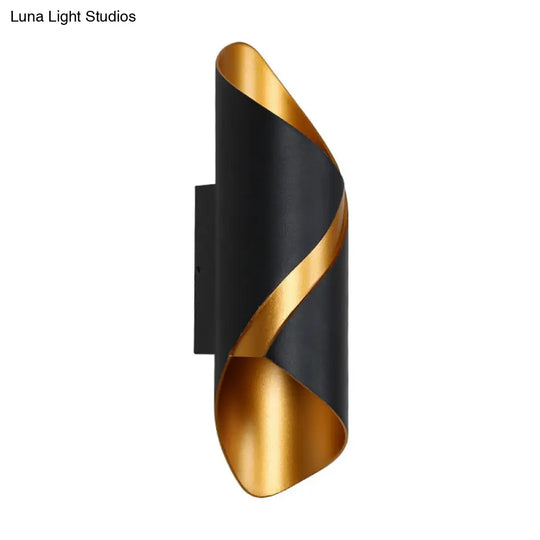 Metal Wall Light With Post-Modern Led Technology Black & Gold Finish