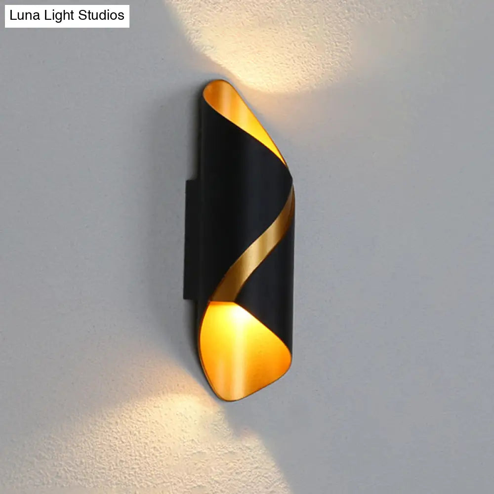 Metal Wall Light With Post-Modern Led Technology Black & Gold Finish