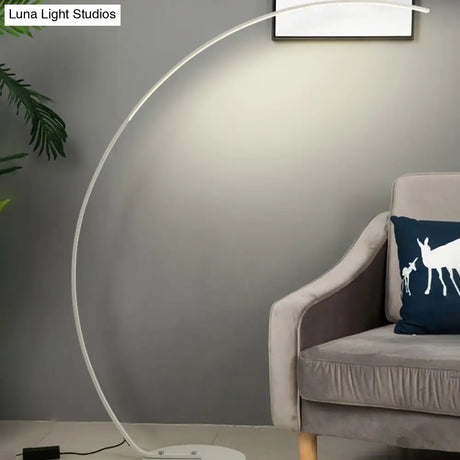 Metallic Led Floor Lamp - Bow Shaped Design Simple & Stylish For Living Room