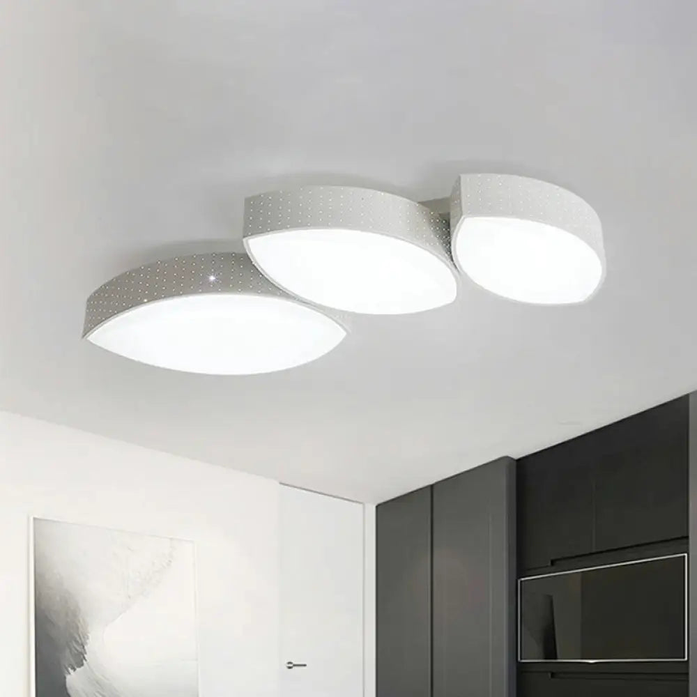 Minimalist 3 - Leaf Led Ceiling Flush Lamp In White - Metal Living Room Fixture
