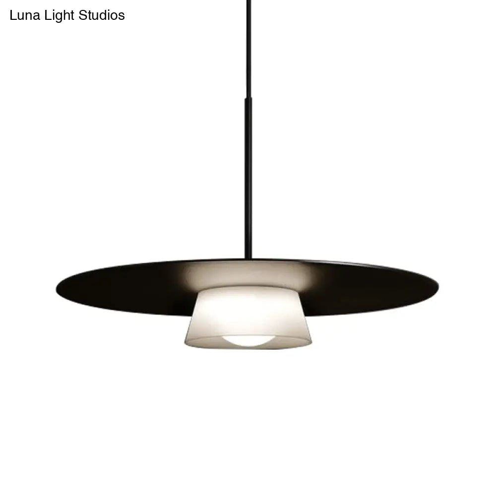 Minimalist Black And White Pendant Ceiling Light - Wide-Brim Hat Design Iron Construction 1-Bulb