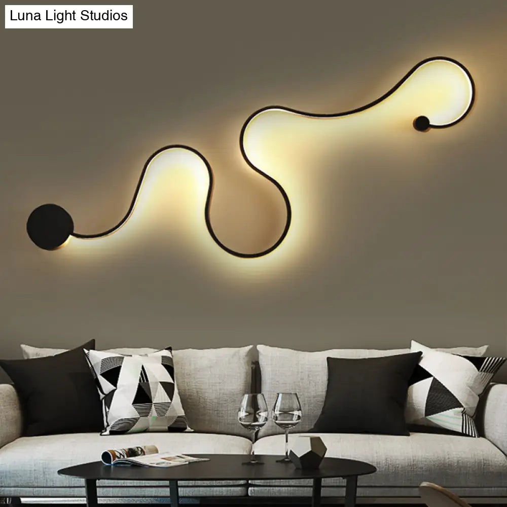 Minimalist Black Led Wall Sconce Light For Hallways - Curved Design Metal Construction