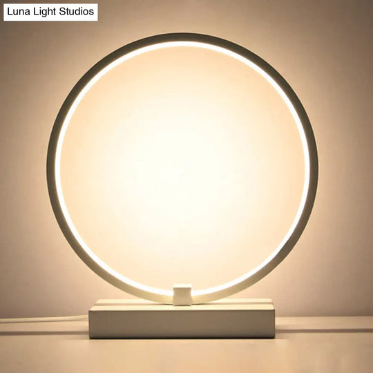 Minimalist Circular Led Night Table Lamp For Bedroom Décor