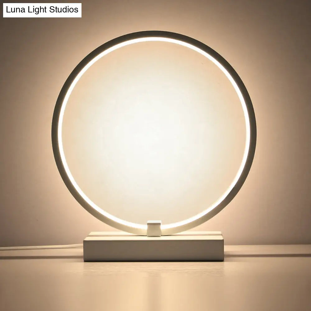 Minimalist Circular Led Night Table Lamp For Bedroom Décor