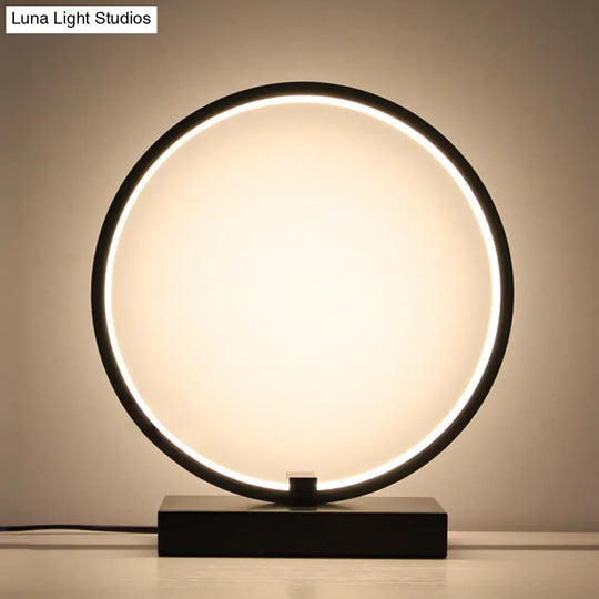 Minimalist Circular Led Night Table Lamp For Bedroom Décor