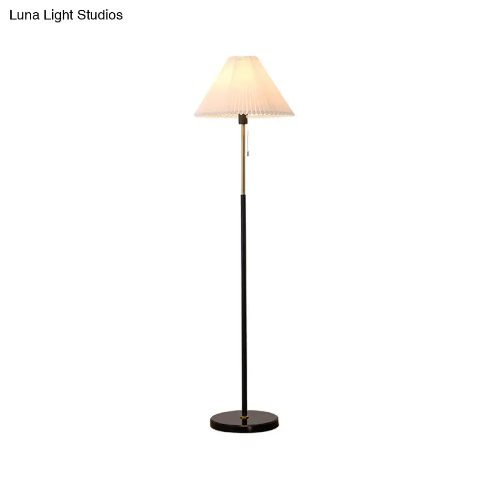 Minimalist Cone Shade Floor Lamp With Pleated Fabric & Pull Chain - Perfect For Living Room Lighting