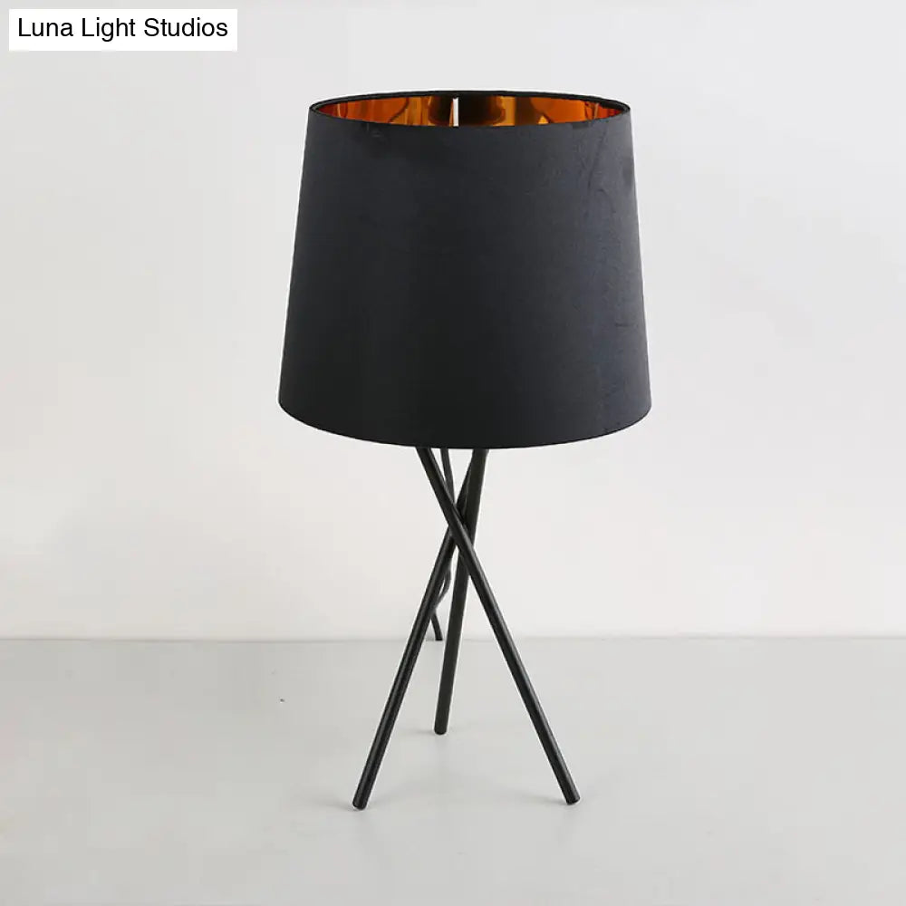 Minimalist Drum Fabric Night Light: Black/White Table Lamp With Cross-Legged Design