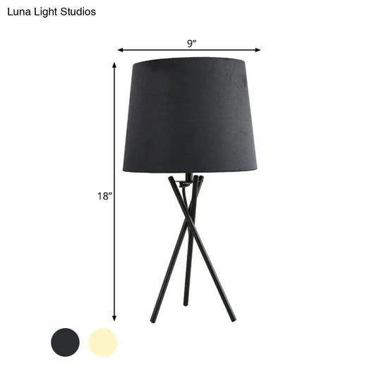 Minimalist Drum Fabric Night Light: Black/White Table Lamp With Cross-Legged Design