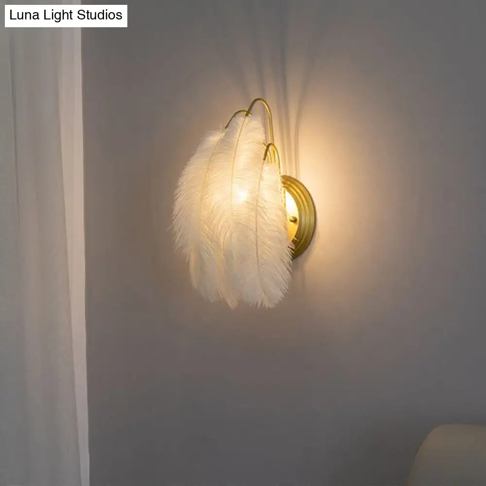 Minimalist Feather Wall Mount Light For Hallway - Small 1-Light Sconce