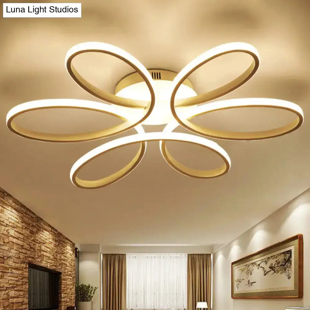 Minimalist Flower-Shaped Flushmount Acrylic Led Ceiling Light In White