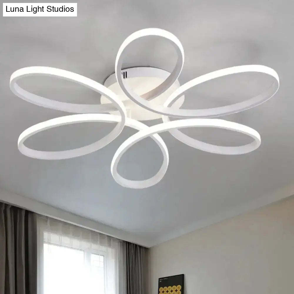 Minimalist Flower-Shaped Flushmount Acrylic Led Ceiling Light In White