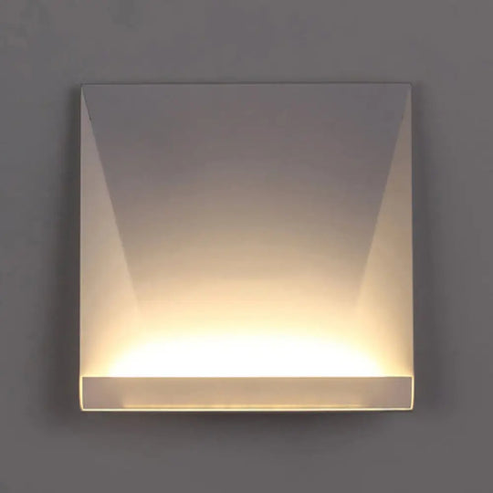 Minimalist Geometric Metal Led Wall Sconce In Warm/White Lighting For Bedroom White / Warm C