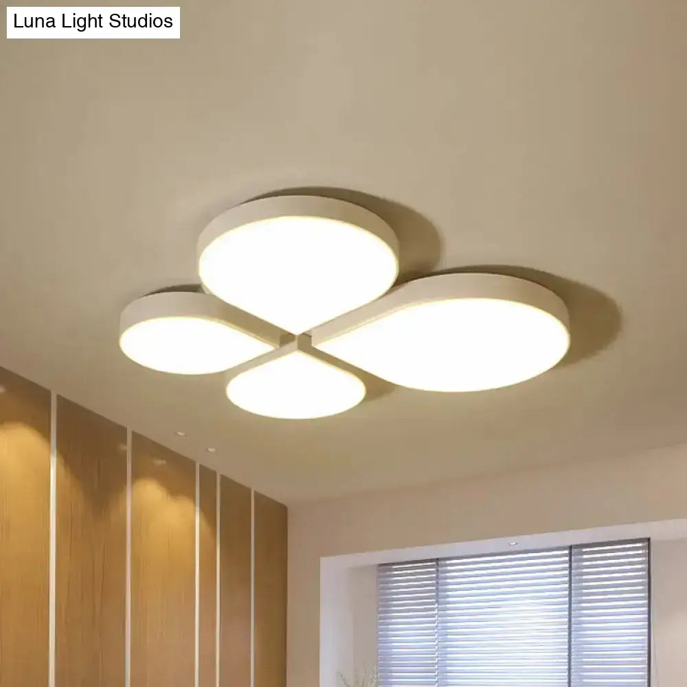 Minimalist Led Ceiling Light With 4-Leaf Clover Design In Black/White - Warm/White 20.5’/23.5’ Width