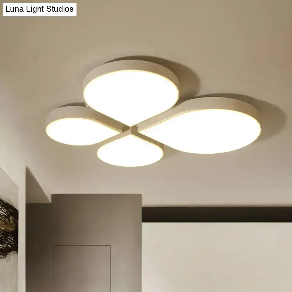 Minimalist Led Ceiling Light With 4-Leaf Clover Design In Black/White - Warm/White 20.5’/23.5’ Width