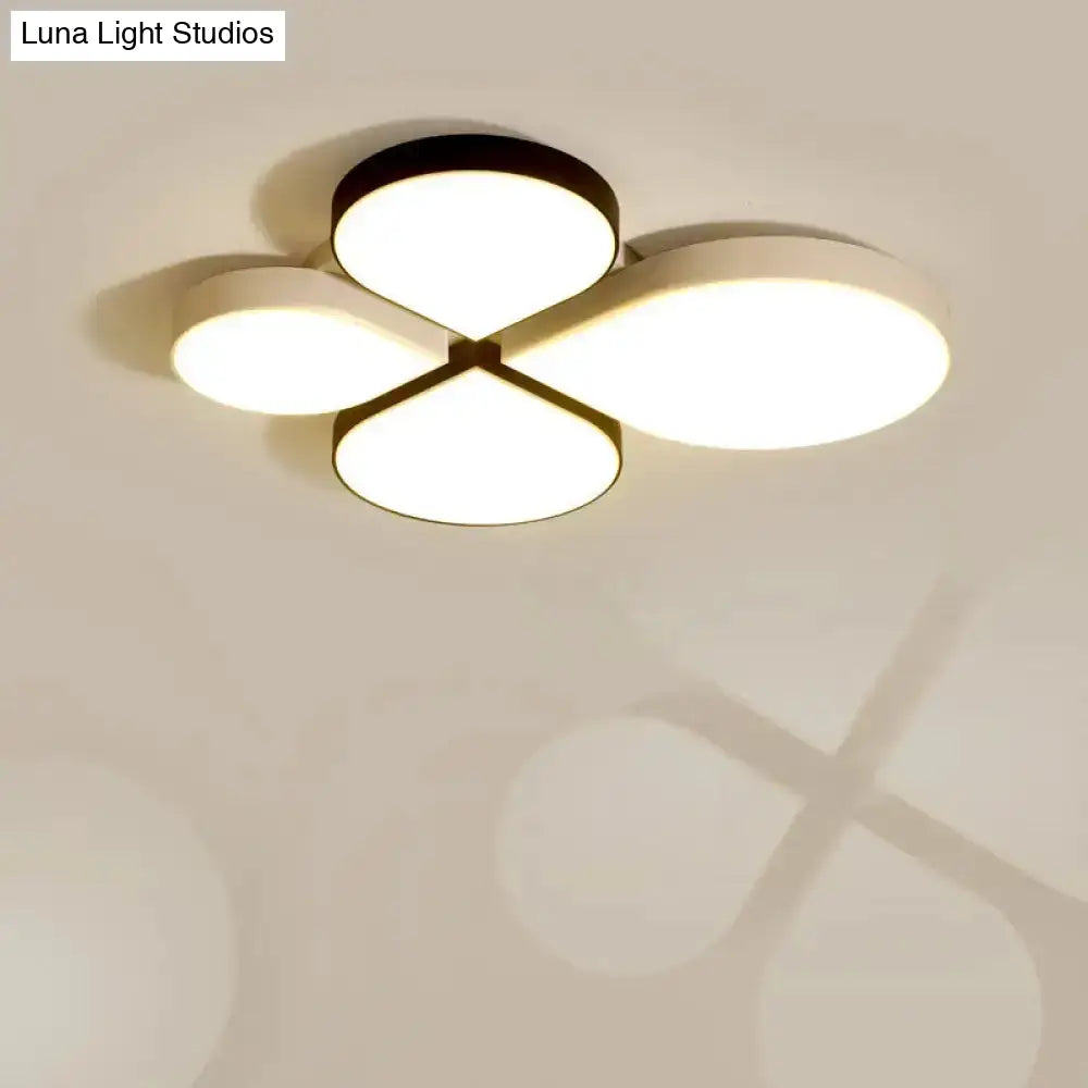 Minimalist Led Ceiling Light With 4-Leaf Clover Design In Black/White - Warm/White 20.5’/23.5’ Width