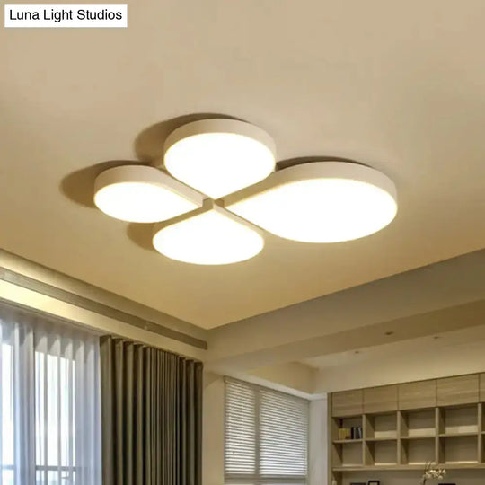 Minimalist Led Ceiling Light With 4-Leaf Clover Design In Black/White - Warm/White 20.5’/23.5’ Width