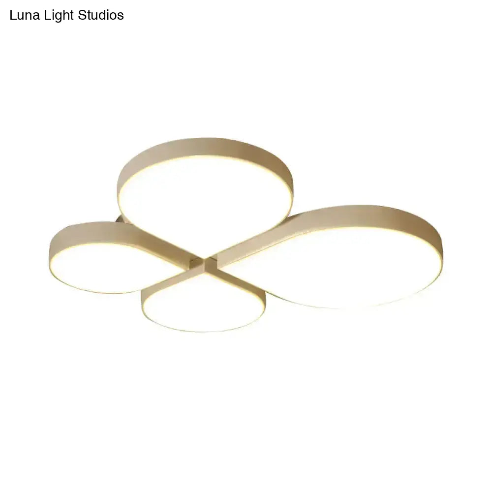 Minimalist Led Ceiling Light With 4-Leaf Clover Design In Black/White - Warm/White 20.5’/23.5’ Width